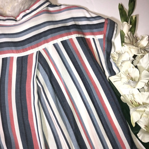 Capped Sleeve red white and blue top - Picture 6 of 7